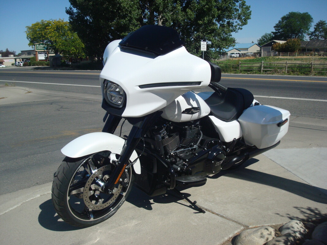 2025 Harley-Davidson Street Glide White Onyx Pearl - Black Finish - Photo 2