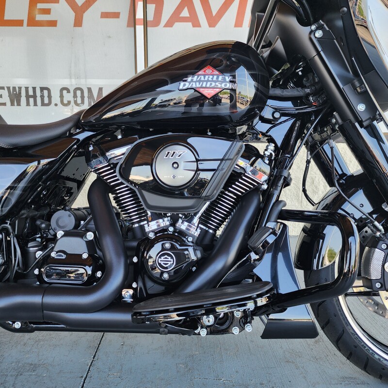 FLHX 2025 Street Glide - Photo 10