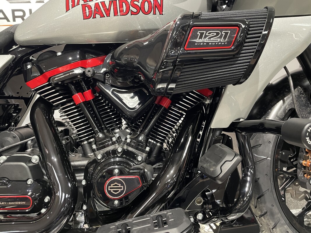 2025 Harley-Davidson CVO Road Glide ST - Photo 10