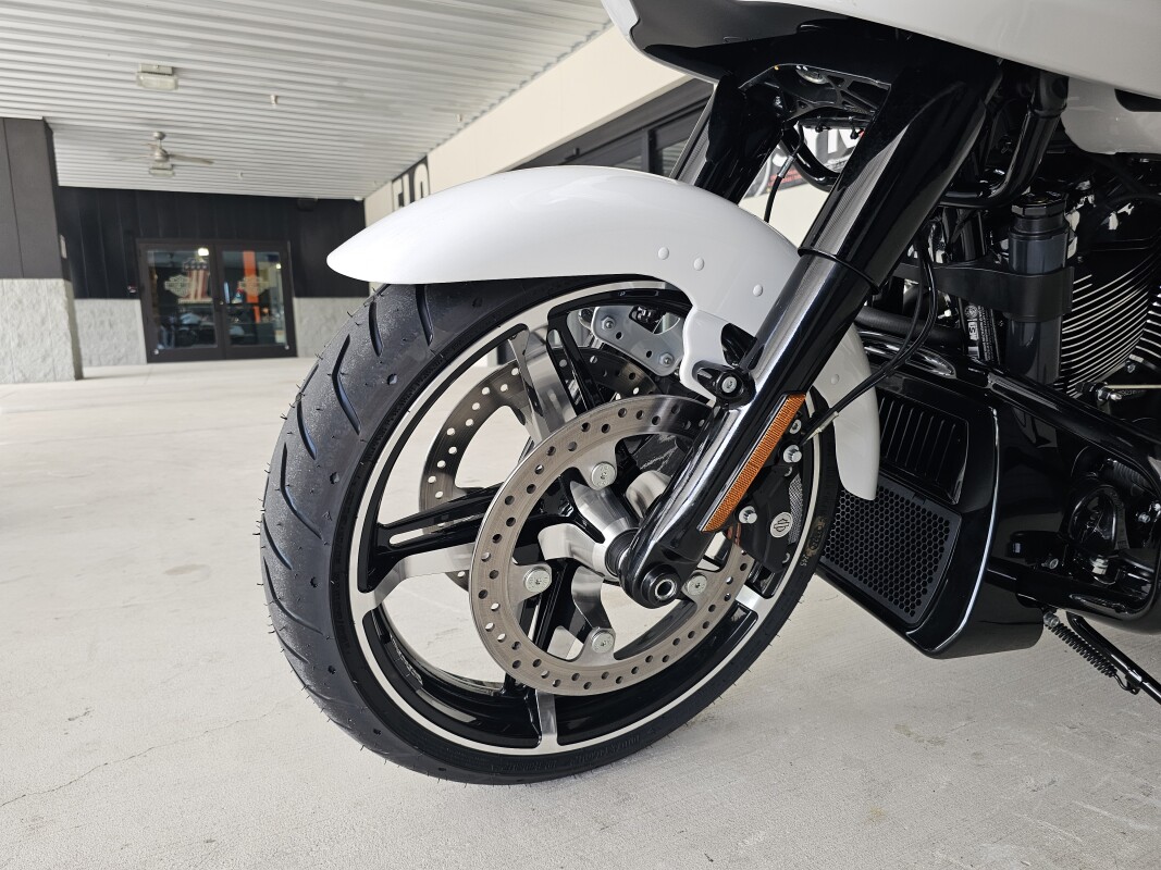 2025 Harley-Davidson Road Glide - Photo 6