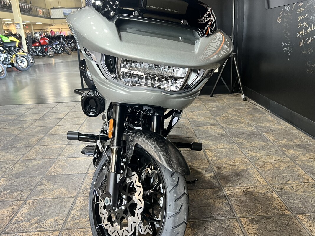 2025 Harley-Davidson CVO Road Glide ST Mercury Silver - Photo 5