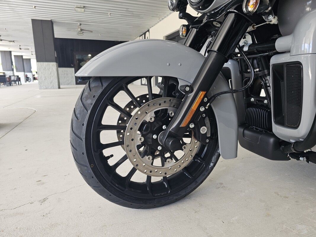 2025 Harley-Davidson Tri Glide Ultra - Photo 6