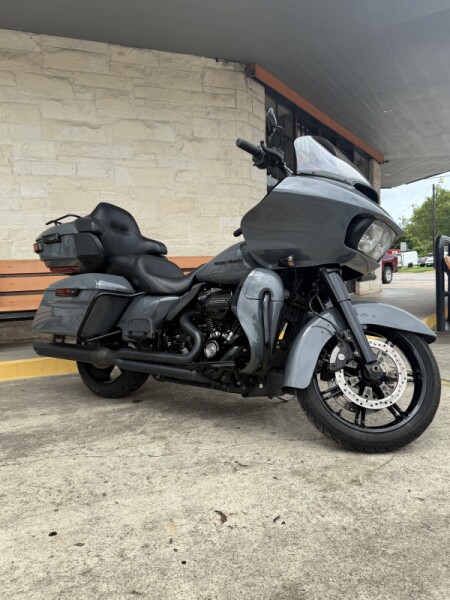 【中古】 Ridin the Hi－Line Wylie＆TheWildWest Inventory Showroom | Horny Toad Harley-Davidson® | Temple Texas