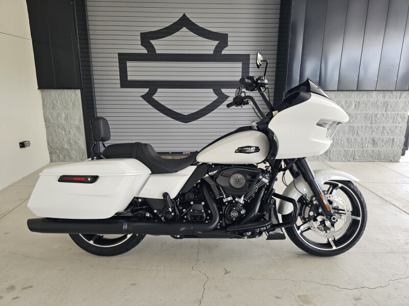 2025 Harley-Davidson<sup>®</sup> Road Glide®