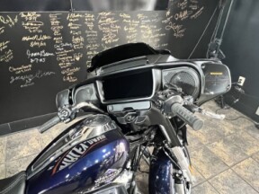 2025 Harley-Davidson® Street Glide® Mystic Shift thumb 2