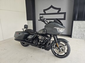 2025 Harley-Davidson<sup>®</sup> Road Glide® thumb 2