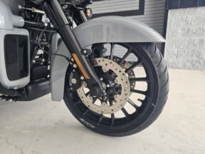 2025 Harley-Davidson<sup>®</sup> Tri Glide® Ultra thumb 1