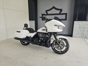 2025 Harley-Davidson<sup>®</sup> Road Glide® thumb 2