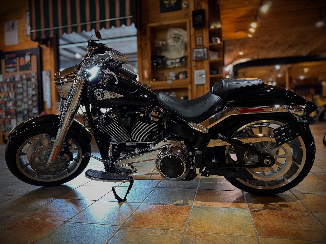 2025 Harley-Davidson Fat Boy Vivid Black - Photo 4