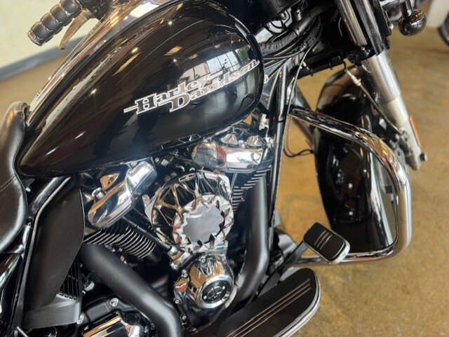 2017 Harley Davidson Street Glide Special FLHXS - Photo 6