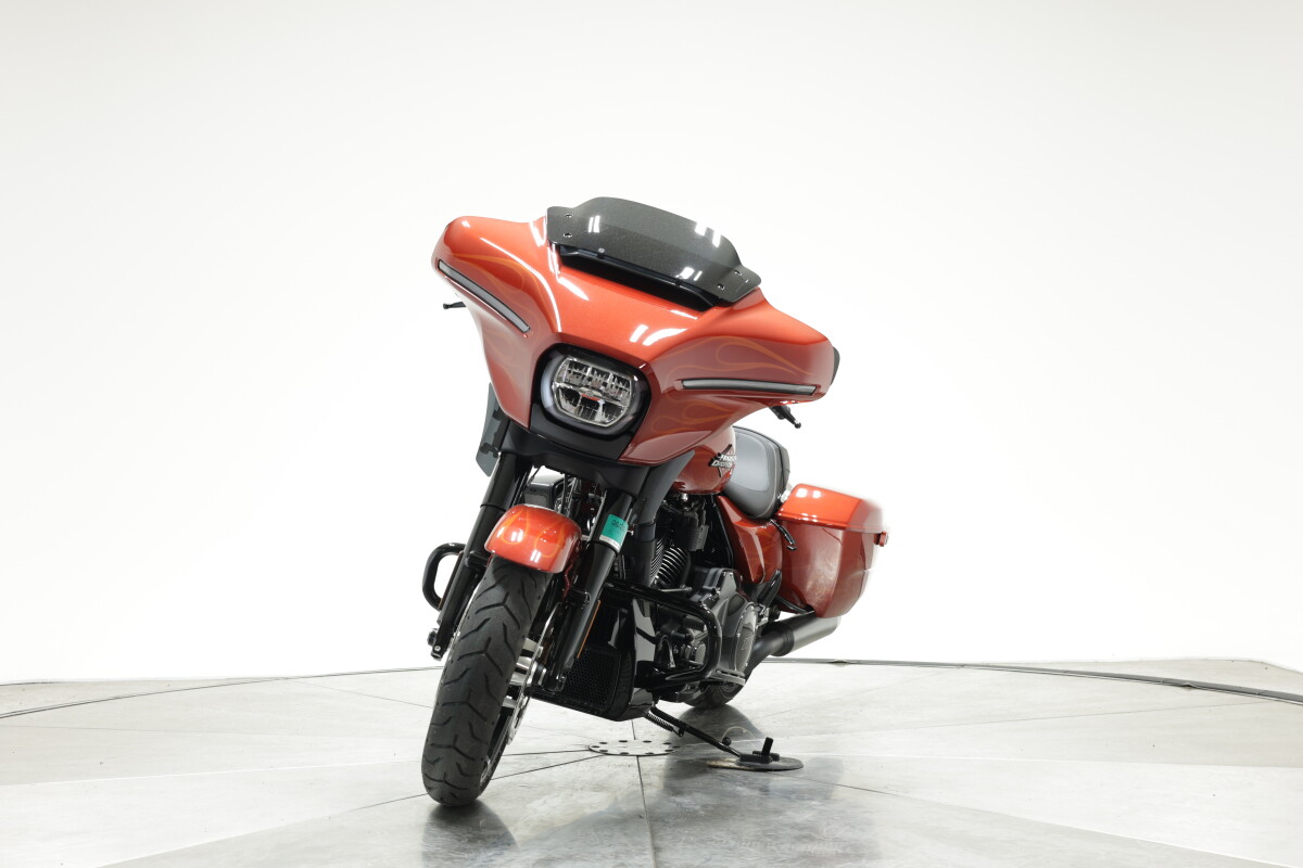 2025 Harley-Davidson FLHX Street Glide in Whiskey Firestorm with 10 miles - Photo 5