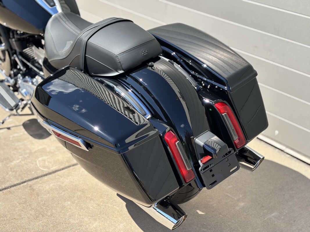 2025 Harley-Davidson Street Glide Vivid Black - Photo 9