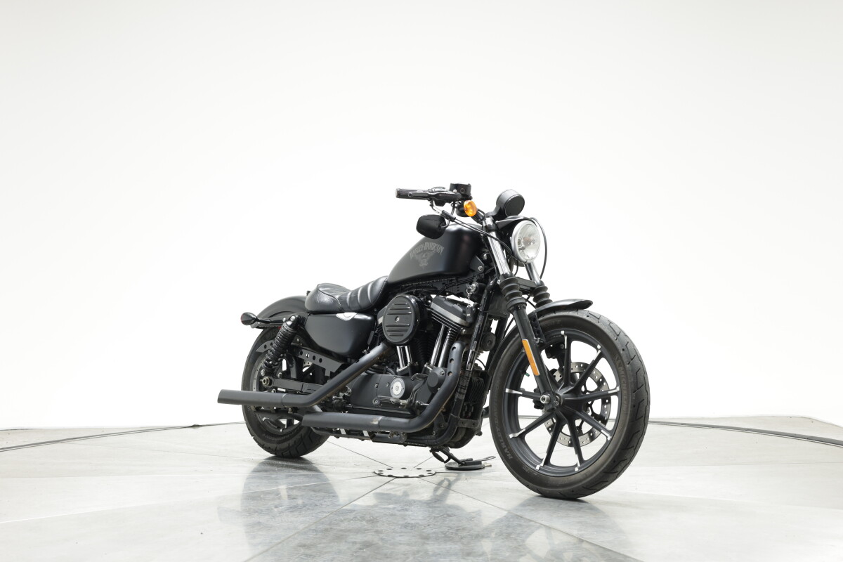 2017 HARLEY-DAVIDSON XL883N IRON 883 IN BLACK DENIM with 7813 miles - Photo 4