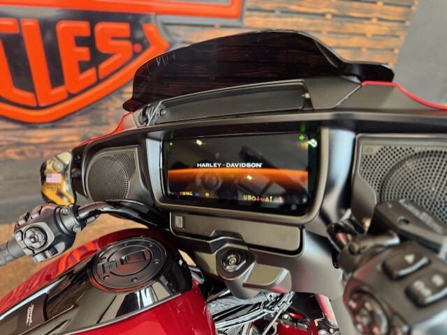 2025 Harley Davidson Street GlideFLHX - Photo 3