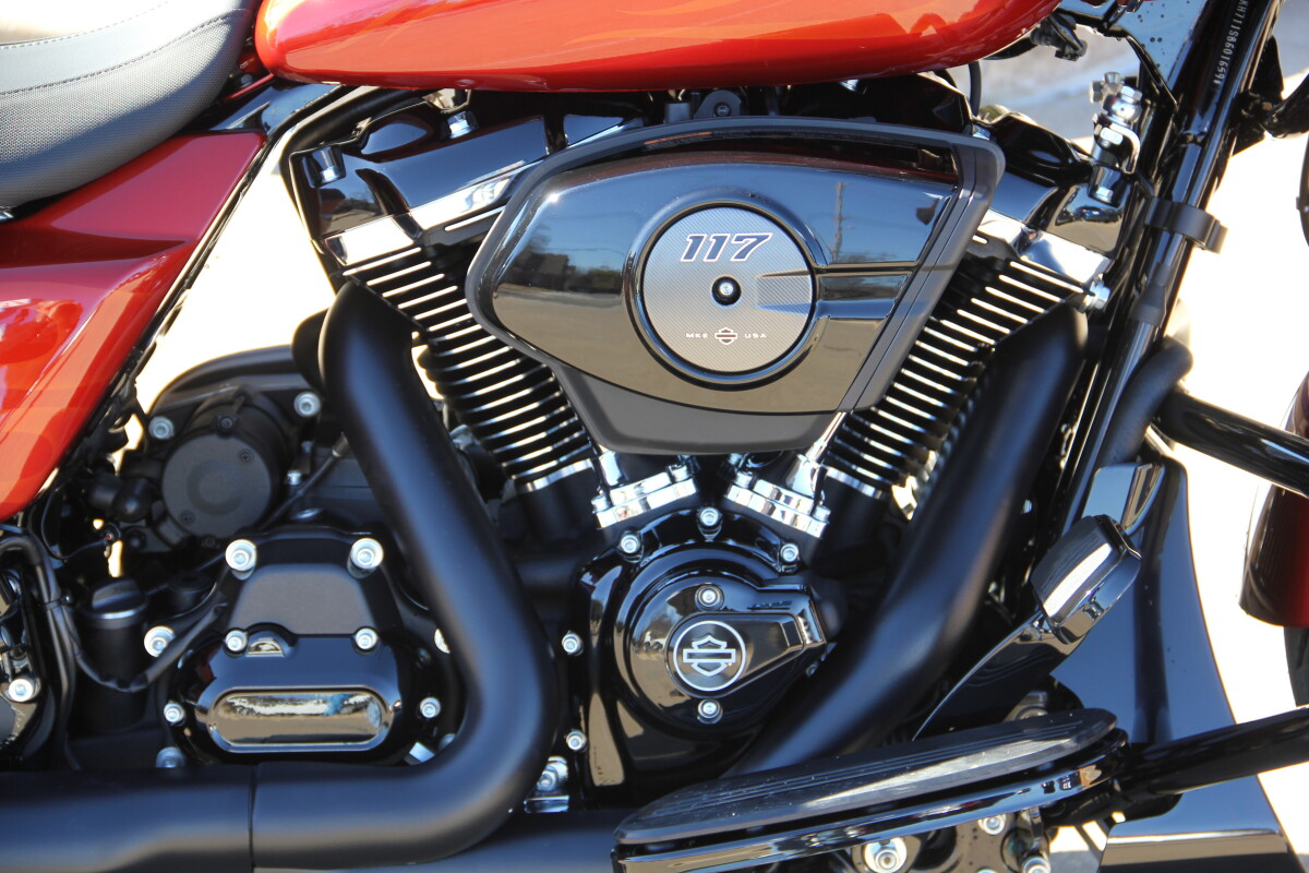 2025 Harley-Davidson Road Glide Whiskey Firestorm - Black Finish - Photo 10