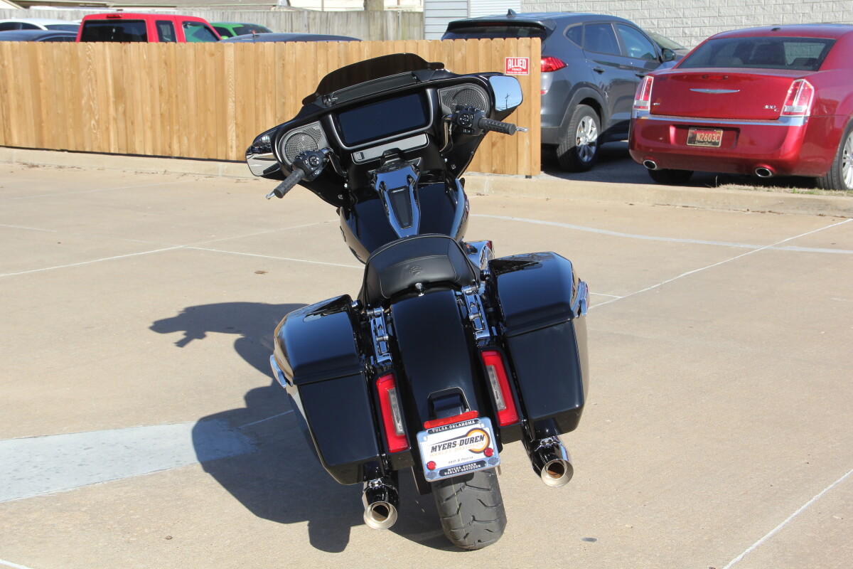 2025 Harley-Davidson Street Glide Vivid Black - Photo 9