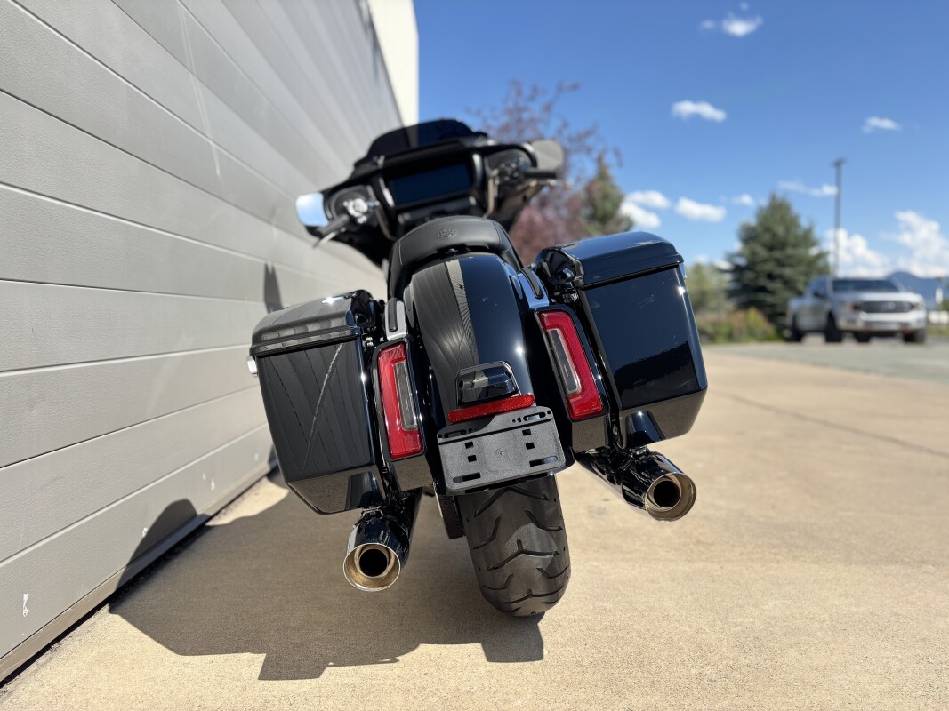 2025 Harley-Davidson Street Glide Vivid Black - Photo 8