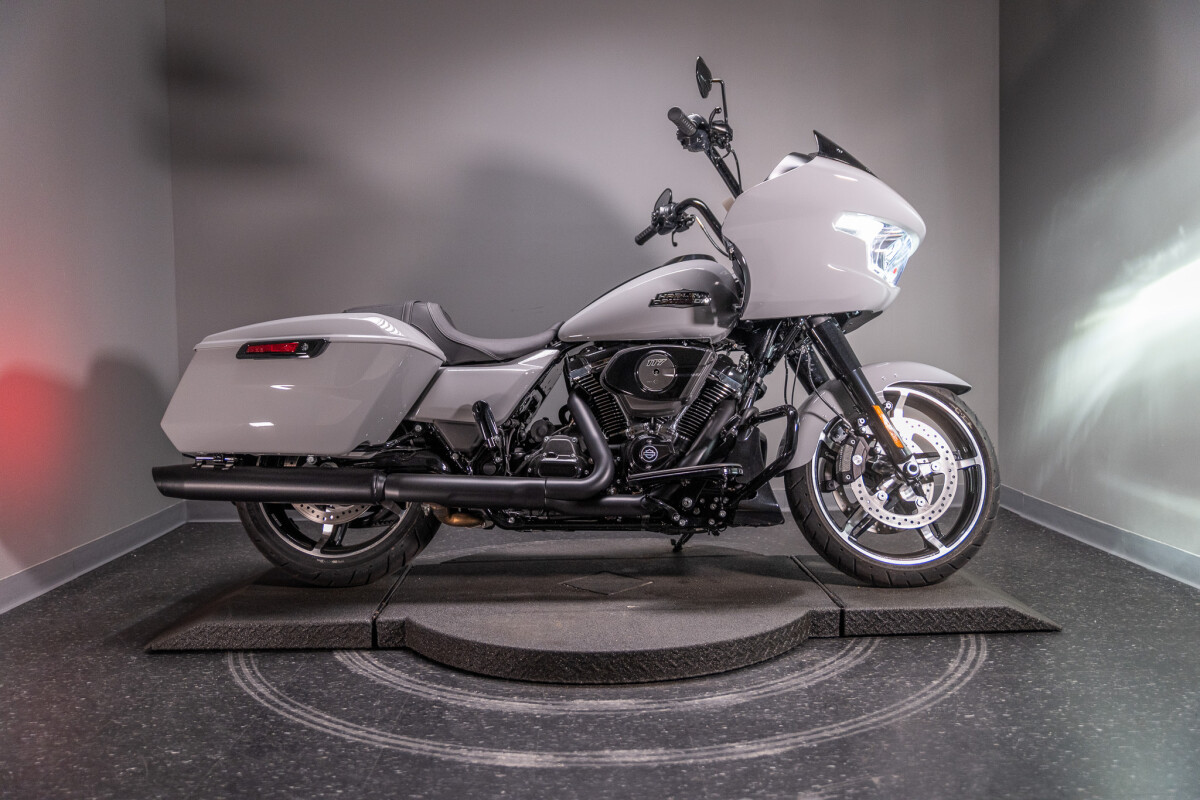 2025 Road Glide (FLTRX) - Photo 8