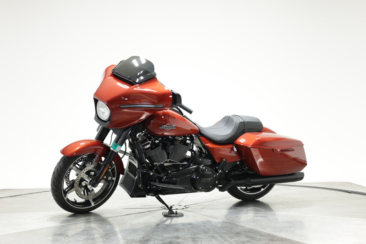 2025 Harley-Davidson FLHX Street Glide in Whiskey Firestorm with 10 miles - Photo 7