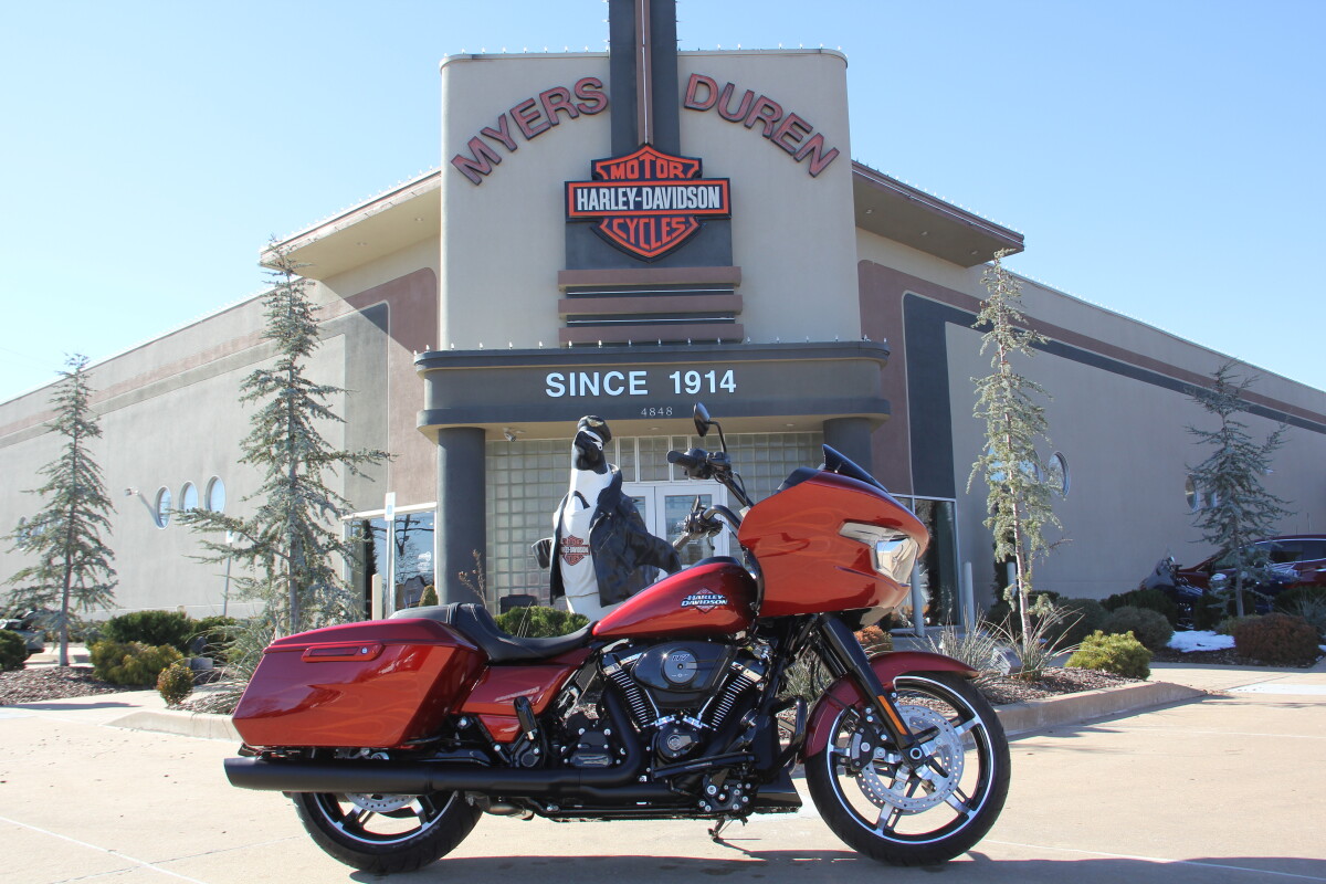 2025 Harley-Davidson Road Glide Whiskey Firestorm - Black Finish