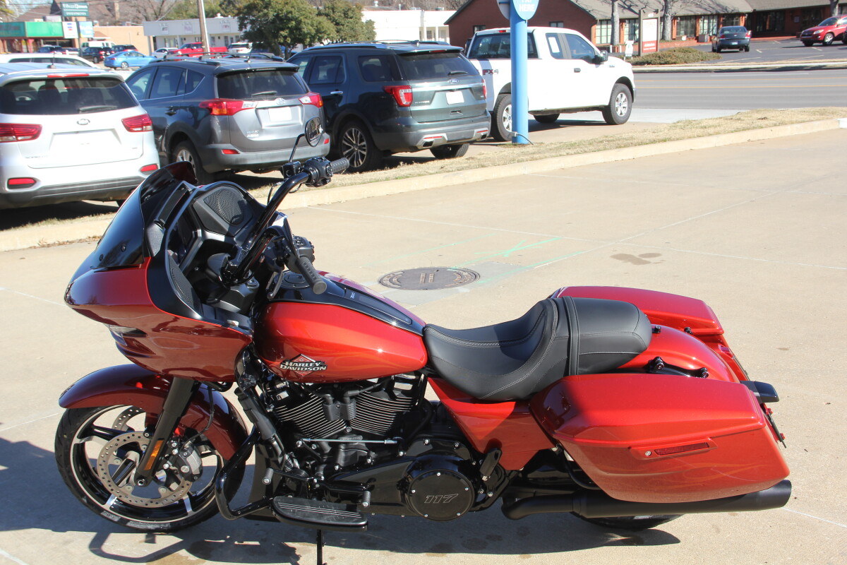 2025 Harley-Davidson Road Glide Whiskey Firestorm - Black Finish - Photo 3