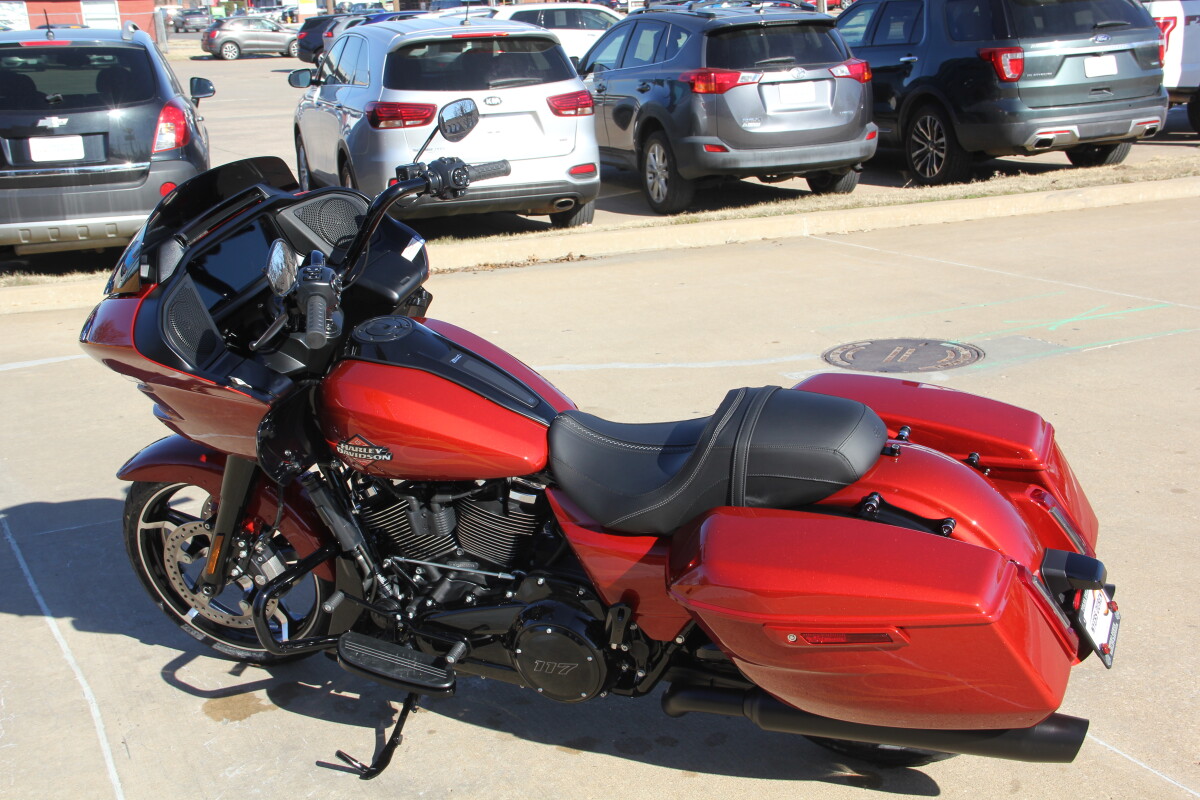 2025 Harley-Davidson Road Glide Whiskey Firestorm - Black Finish - Photo 7