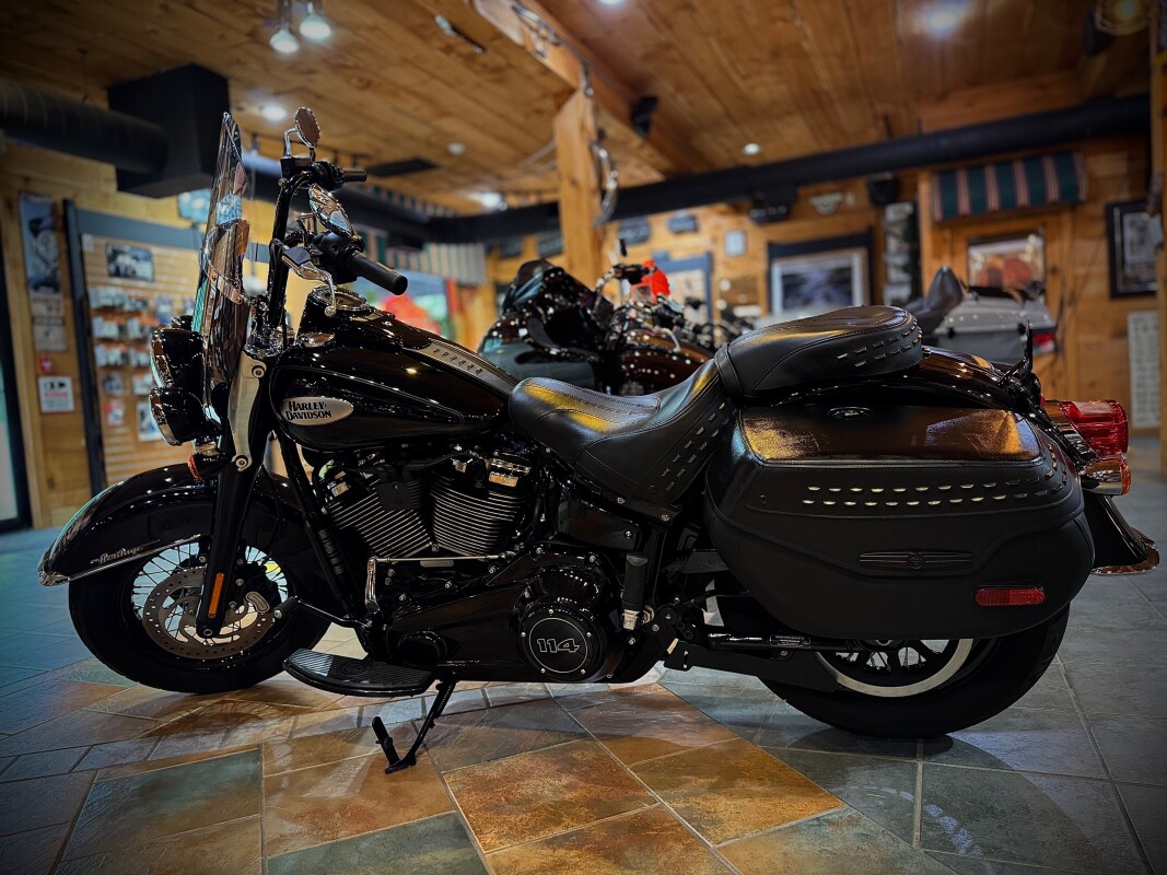 2021 Harley-Davidson Heritage Classic 114 Vivid Black - Photo 2
