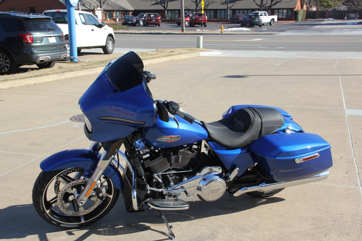 2025 Harley-Davidson Street Glide Blue Burst - Photo 6