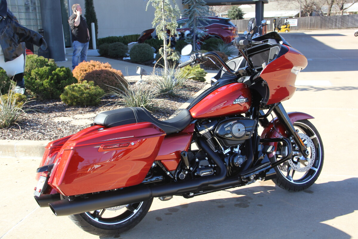 2025 Harley-Davidson Road Glide Whiskey Firestorm - Black Finish - Photo 5