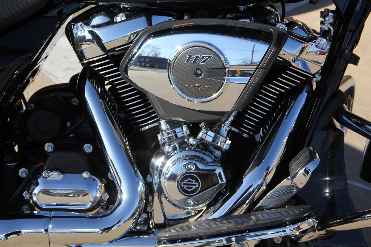 2025 Harley-Davidson Street Glide Vivid Black - Photo 10