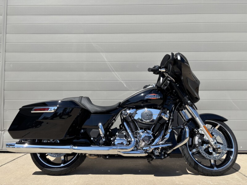 2025 Harley-Davidson® Street Glide® Vivid Black