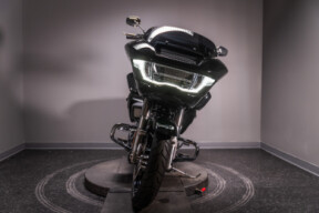 2025 Road Glide® (FLTRX) thumb 3