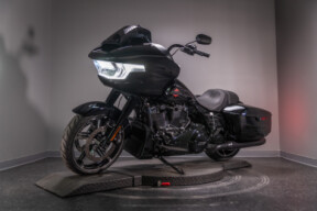 2025 Road Glide® (FLTRX) thumb 2