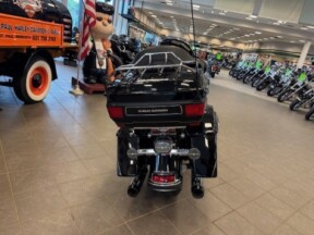 2011 Harley-Davidson Electra Glide Ultra Limited FLHTK thumb 2