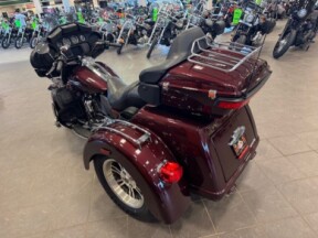 2019 Harley Davidson Tri Glide Ultra FLHTCUTG thumb 1