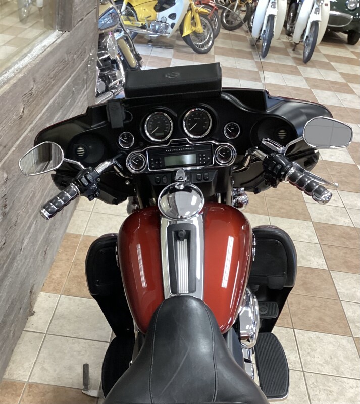 2010 Harley-Davidson Electra Glide Ultra Classic Red Hot Sunglo - Photo 4