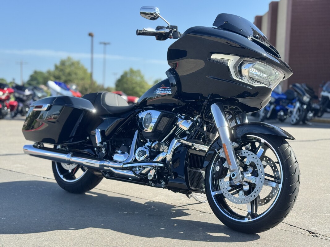 2025 Harley-Davidson Road Glide FLTRX Vivid Black - Photo 2