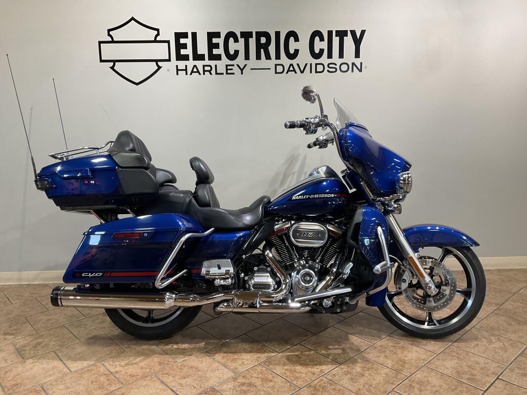 2020 Harley-Davidson CVO Limited Moonlight Blue & Deep Sea Blue FLHTKSE