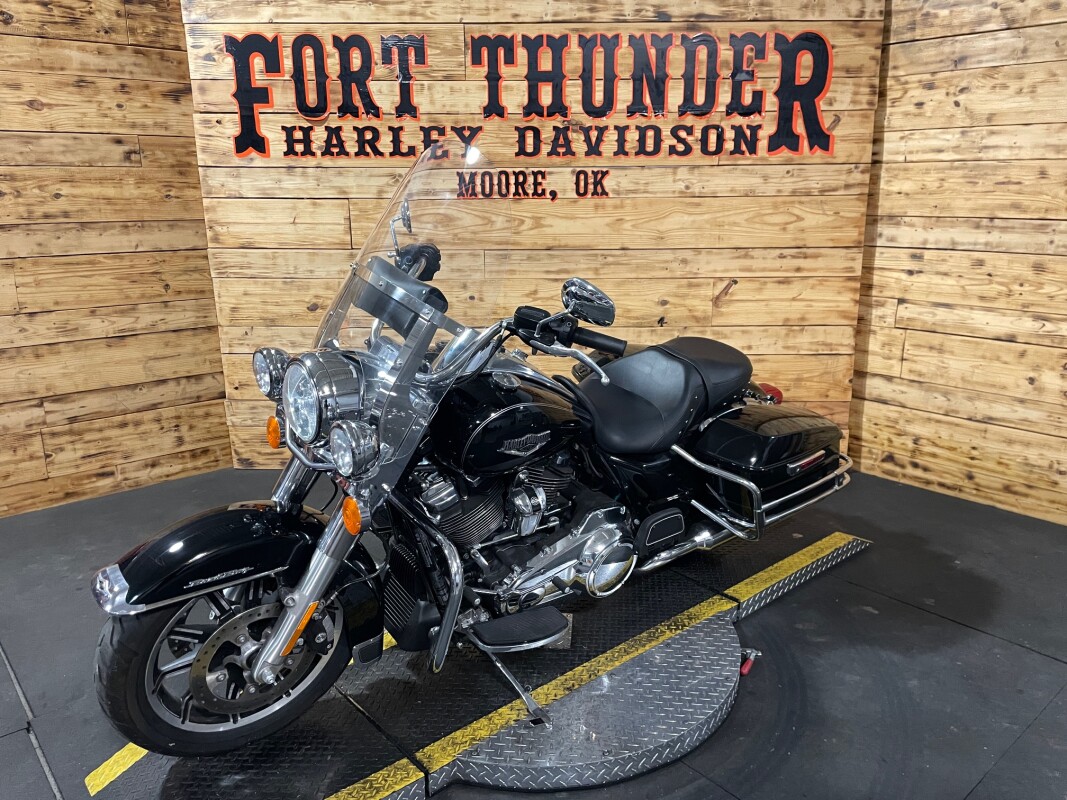 Harley-Davidson Road King 2017 FLHR Vivid Black - Photo 7
