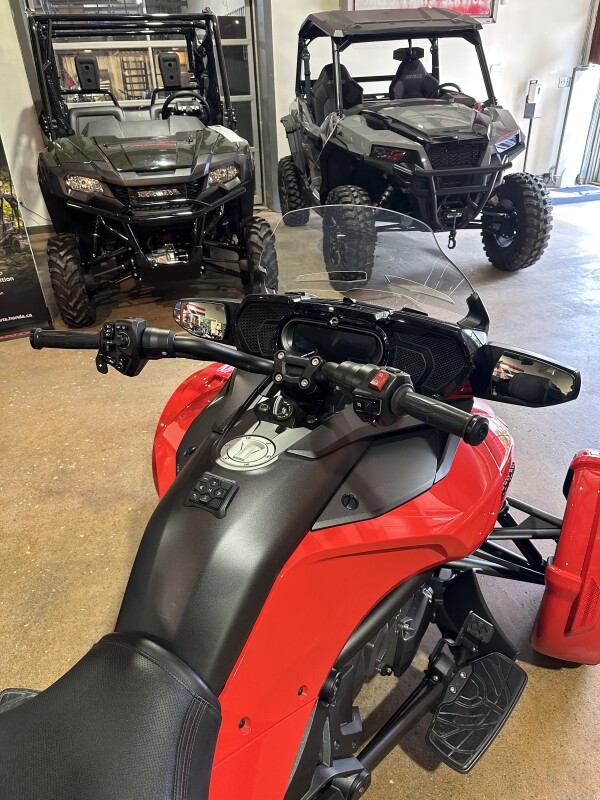 2022 Can-am Spyder F3-T SE6 - Red - Photo 6