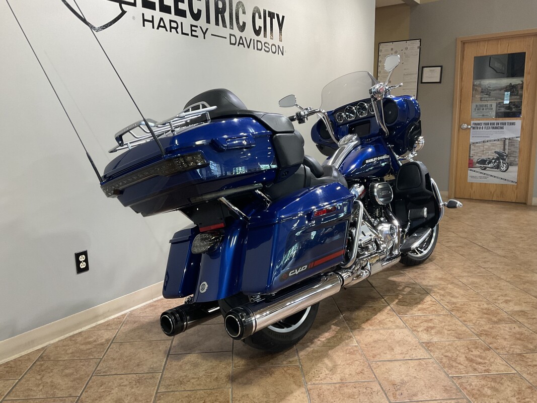 2020 Harley-Davidson CVO Limited Moonlight Blue & Deep Sea Blue FLHTKSE - Photo 4