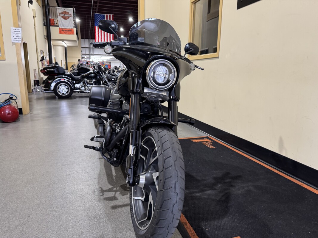 2019 Harley-Davidson Sport Glide Vivid Black - Photo 2