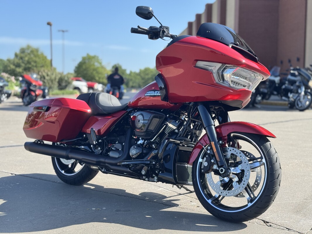 2025 Harley-Davidson Road Glide FLTRX Brilliant Red - Photo 2