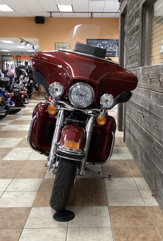 2010 Harley-Davidson Electra Glide Ultra Classic Red Hot Sunglo - Photo 2