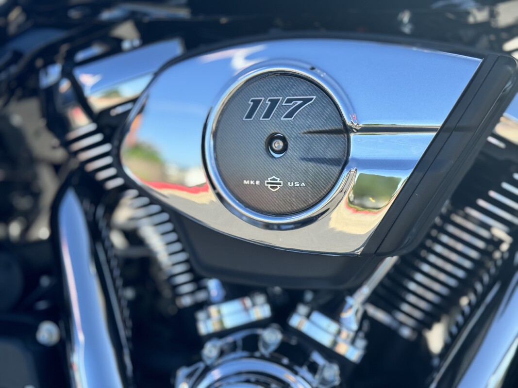 2025 Harley-Davidson Road Glide FLTRX Vivid Black - Photo 8