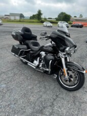 2017 Harley-Davidson® Ultra Limited Low Black Quartz thumb 1