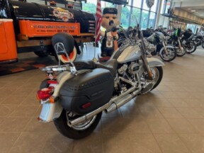2023 HARLEY-DAVIDSON HERITAGE 114 FLHCS thumb 3