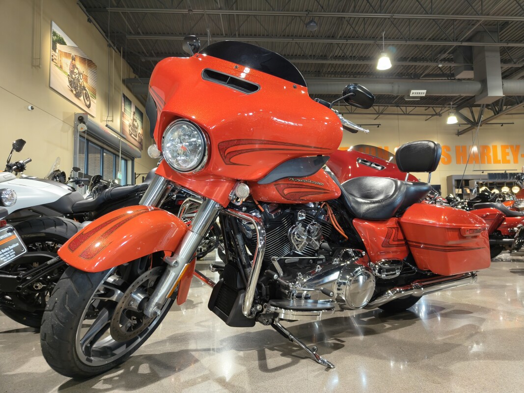 2017 Harley-Davidson Street Glide Special Custom Colour Laguna Orange - Photo 3