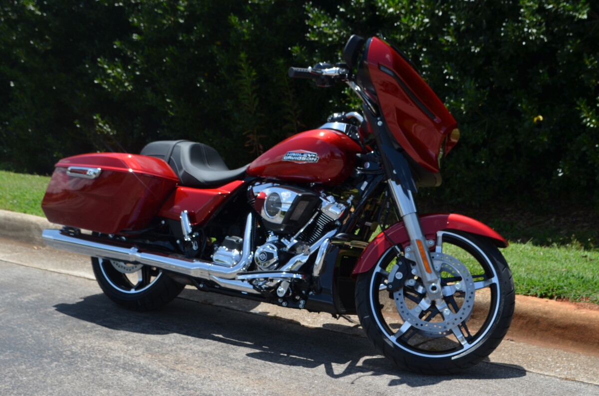 2025 Harley-Davidson Street Glide – Ride in Iconic Comfort - Photo 2