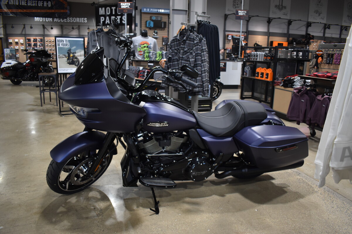 2025 Harley-Davidson Road Glide – Premium Touring Experience - Photo 3